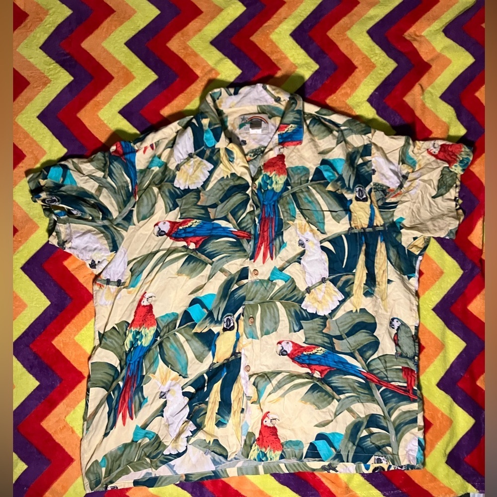 Vintage Paradise Found parrots Hawaiian button down shirt